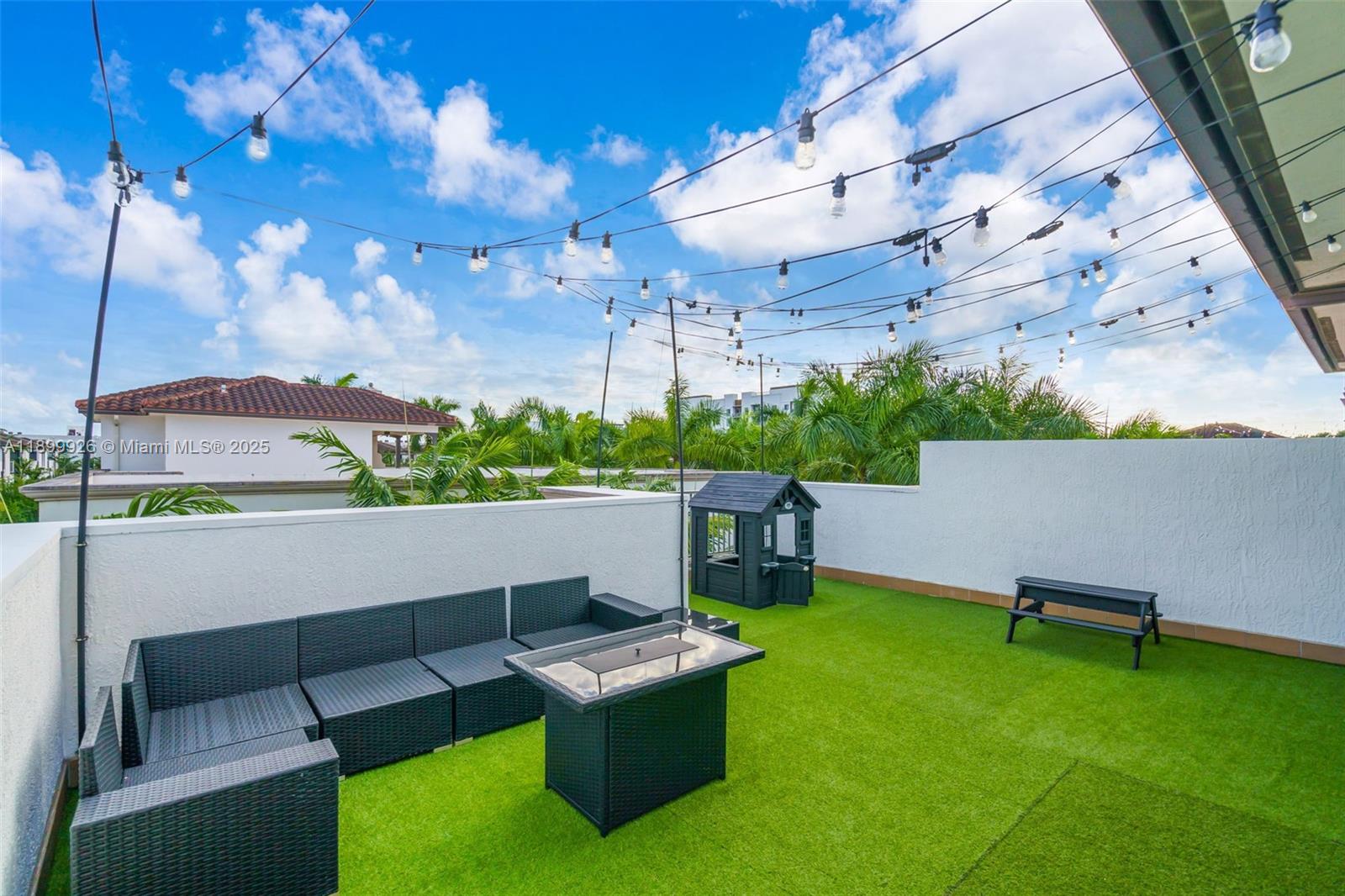DOWNTOWN DORAL DUTCHER - Residential