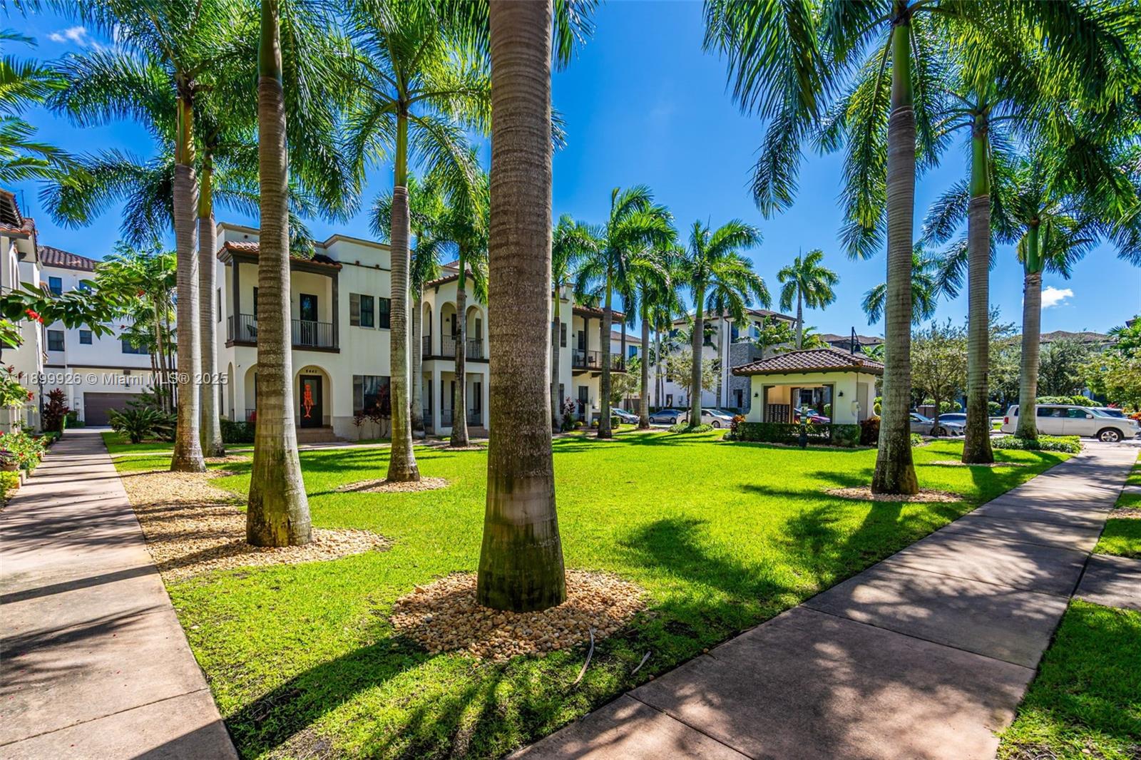 DOWNTOWN DORAL DUTCHER - Residential