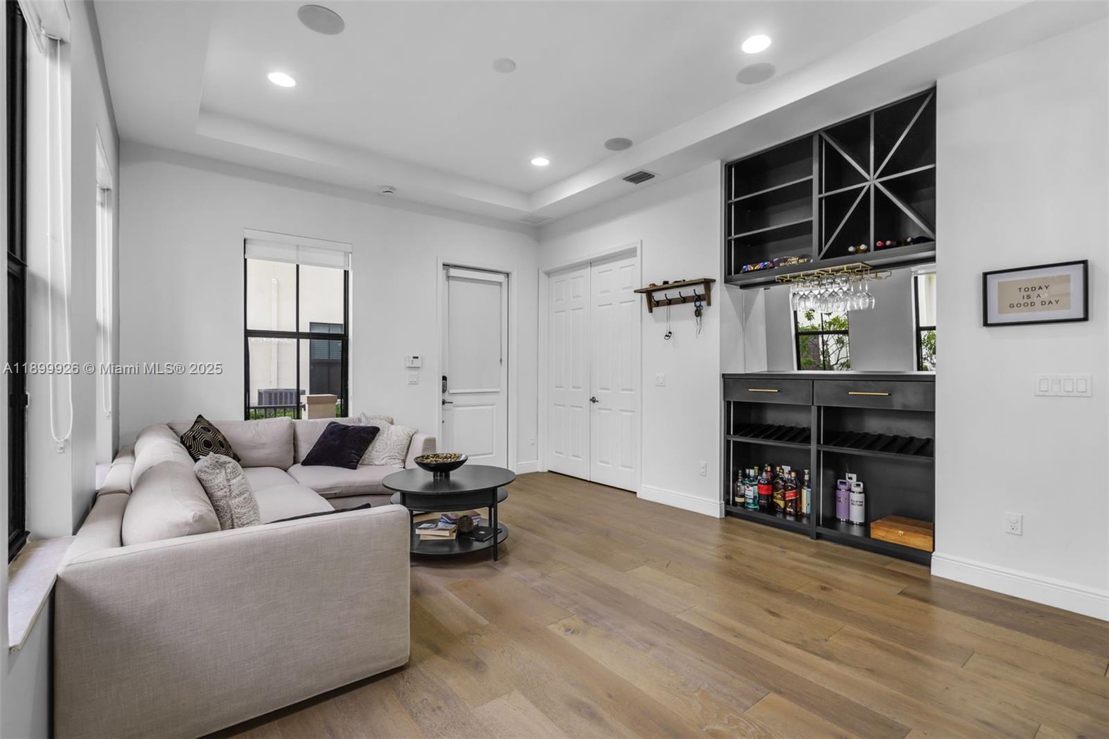 DOWNTOWN DORAL DUTCHER - Residential