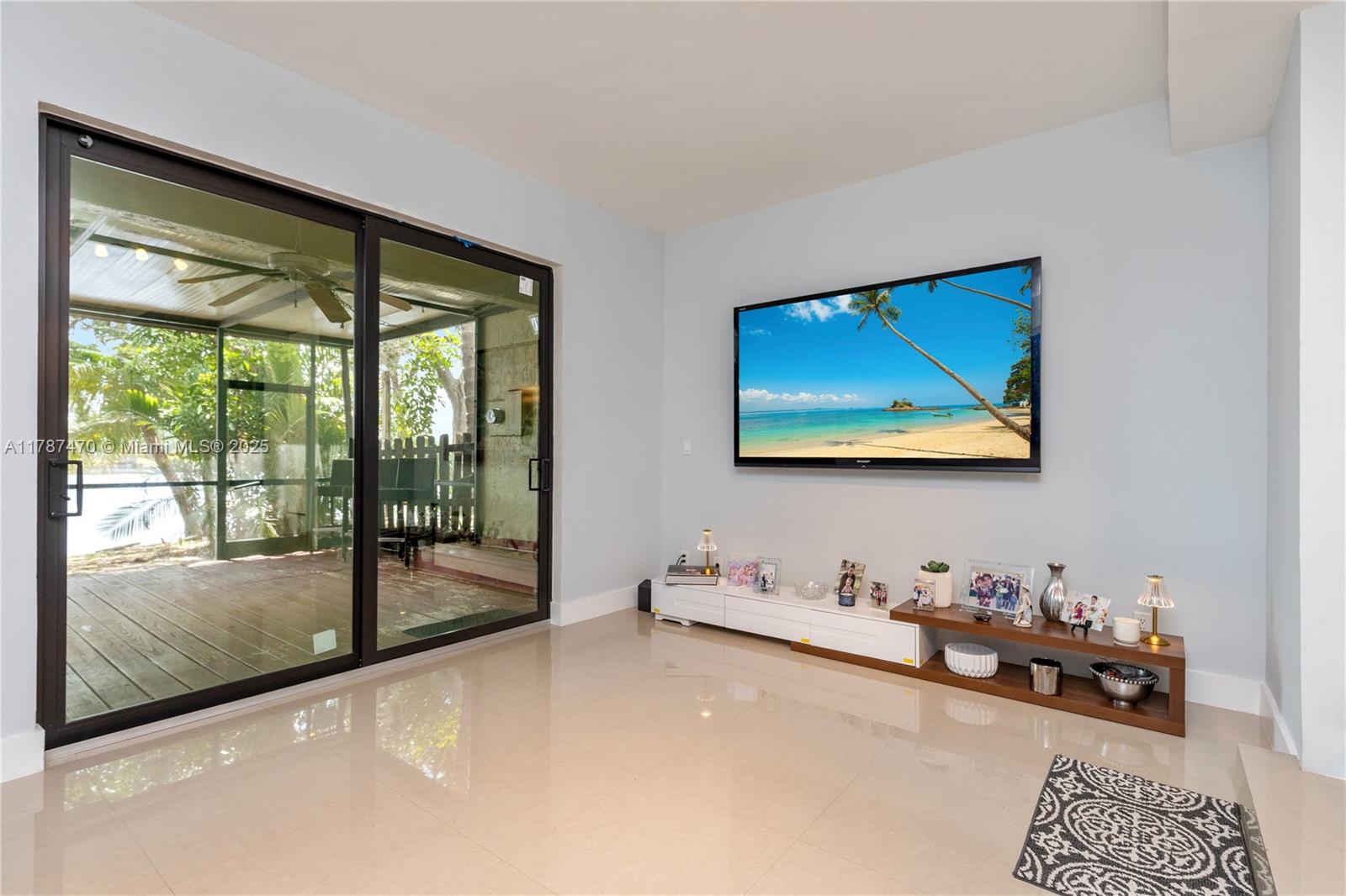 WESTVIEW CONDOMINIUM NOONE - Residential