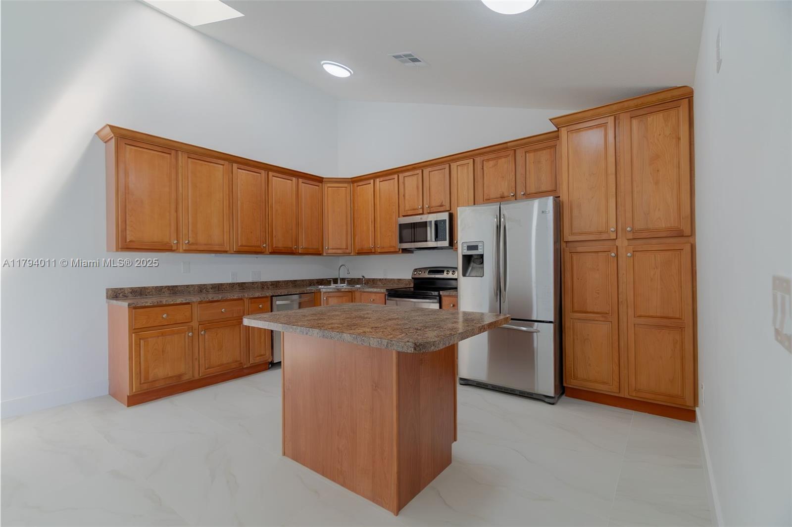 WESTWOOD GARDENS 3 - Residential