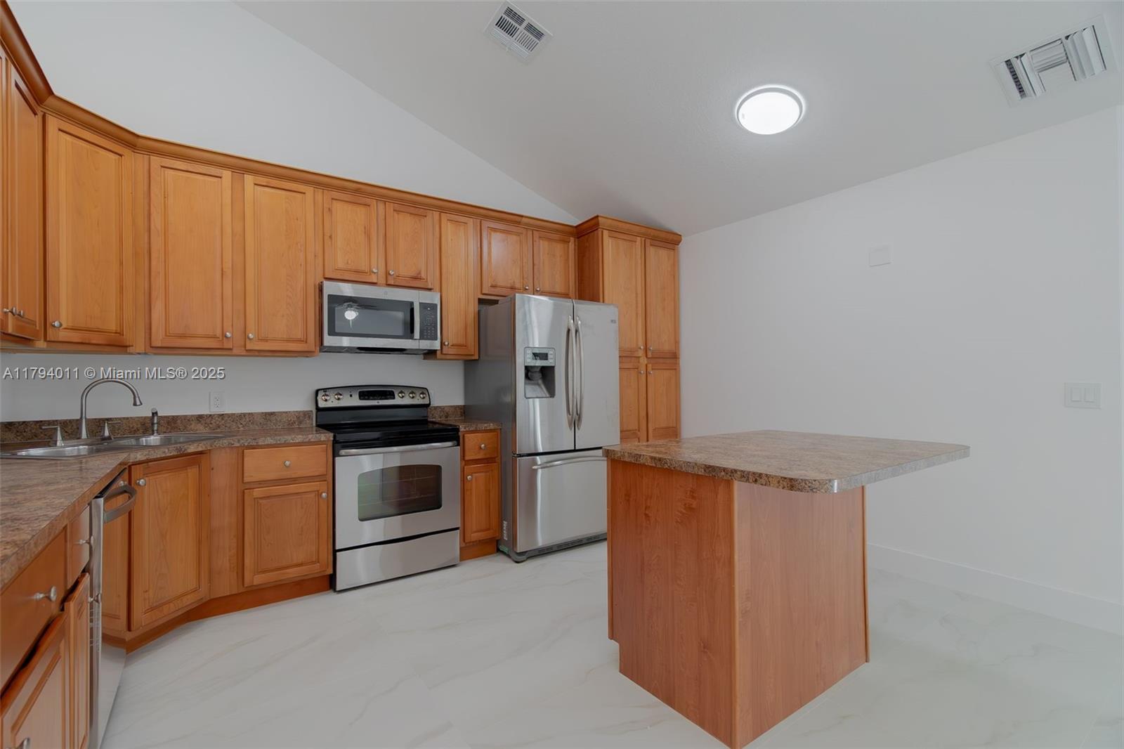 WESTWOOD GARDENS 3 - Residential