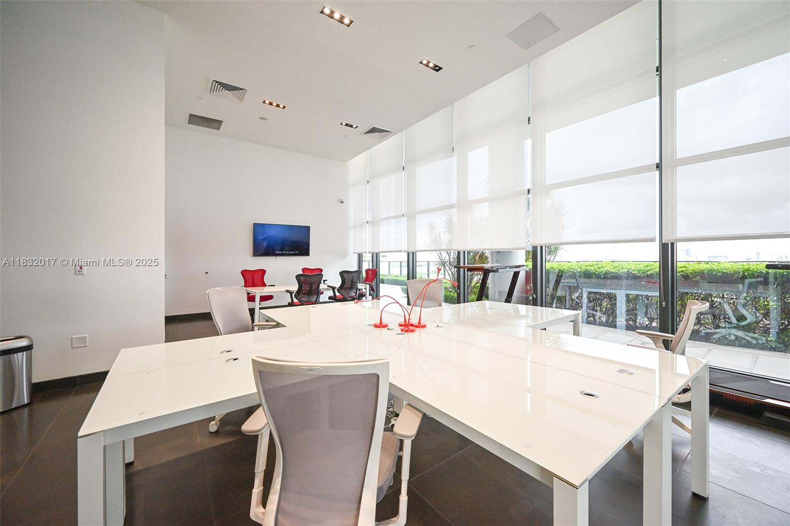 CANVAS CONDO - Residential