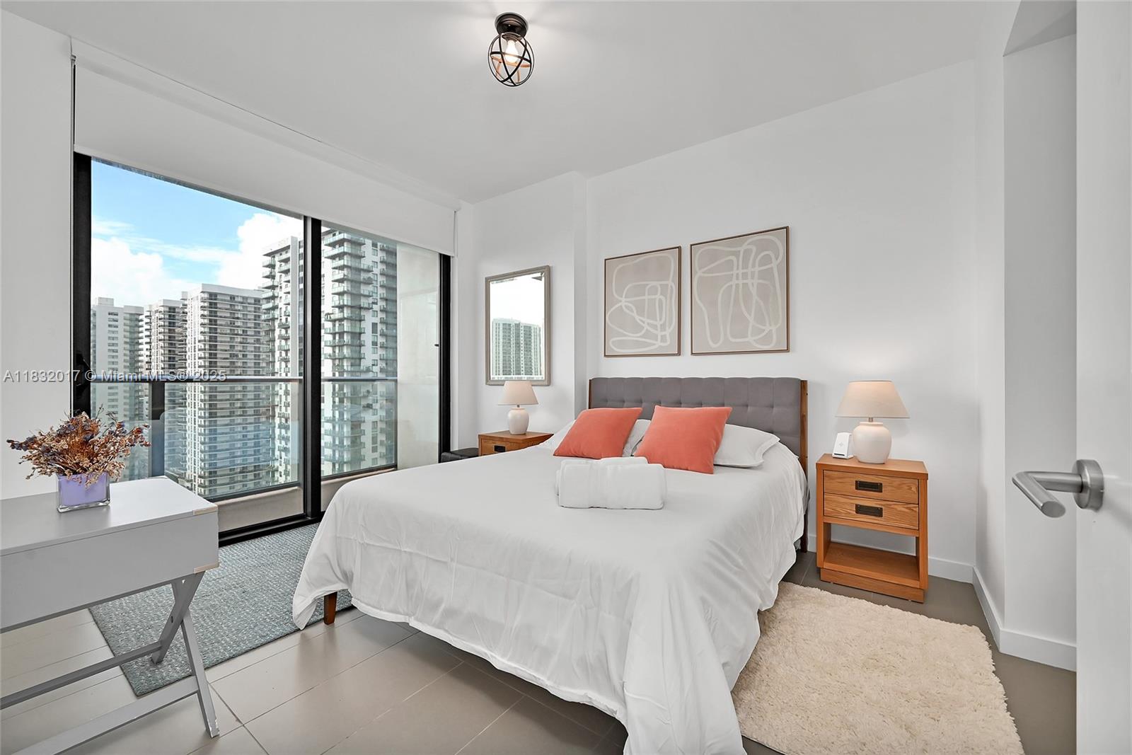 CANVAS CONDO - Residential