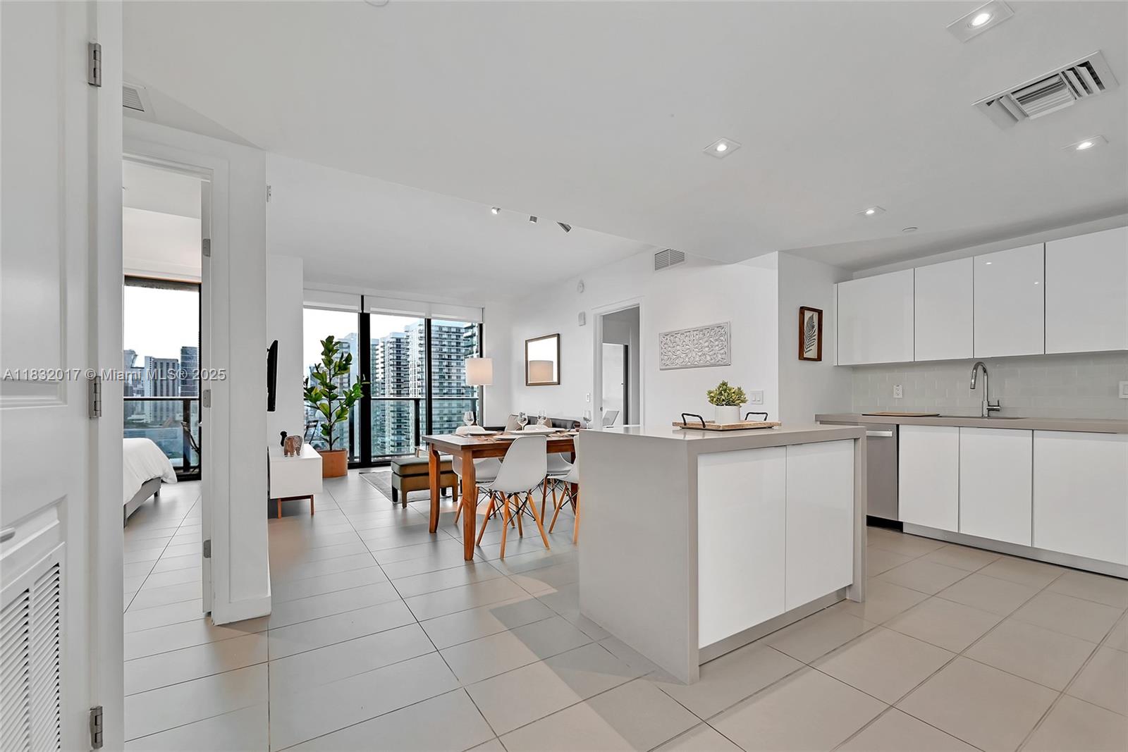 CANVAS CONDO - Residential