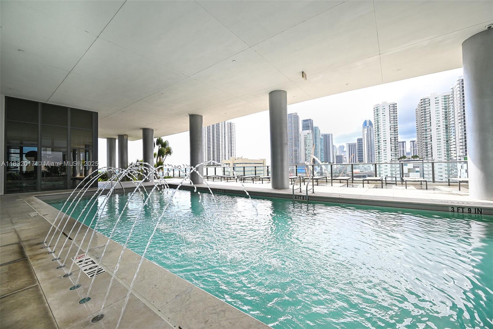 CANVAS CONDO - Residential