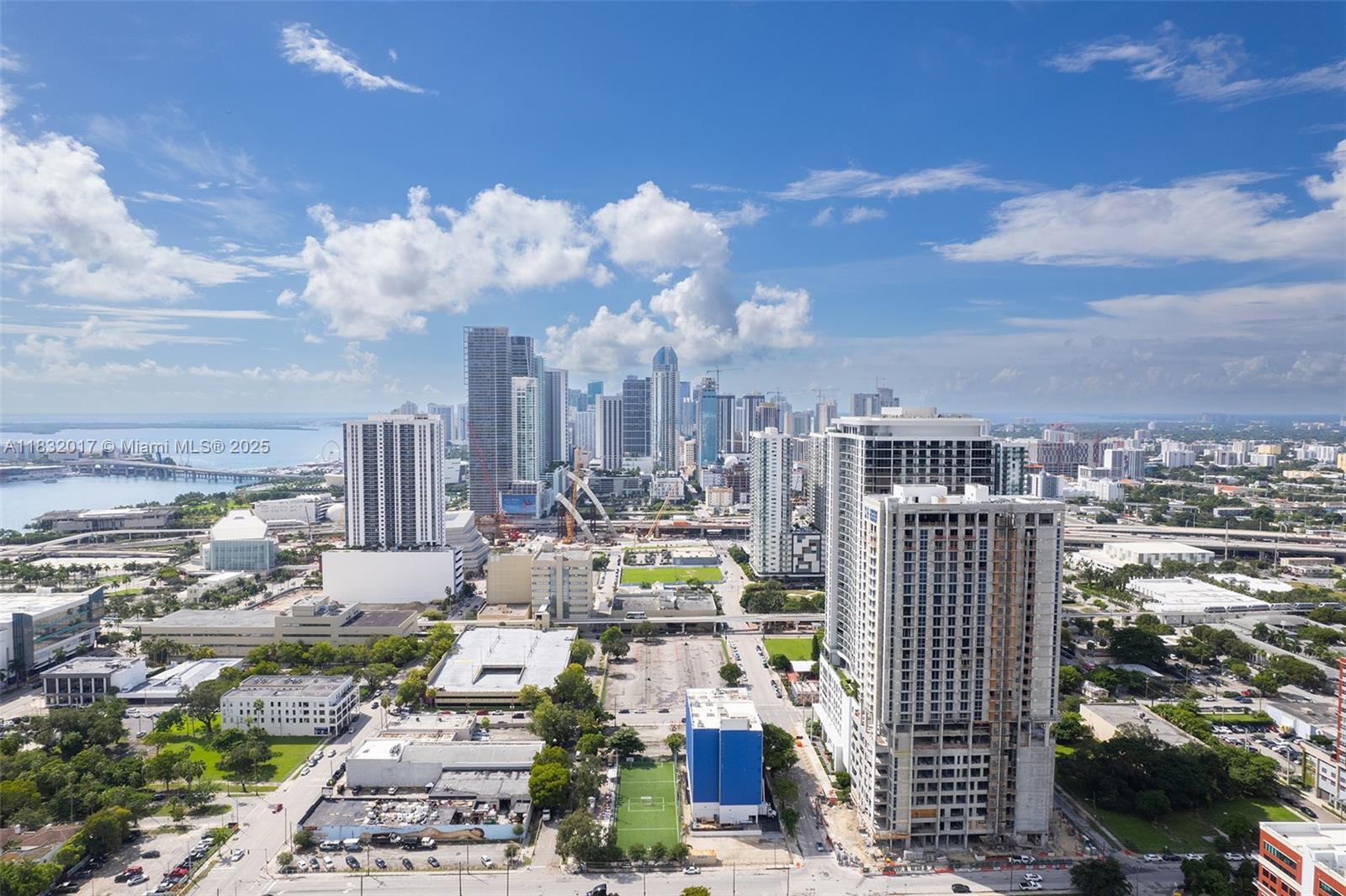 CANVAS CONDO - Residential