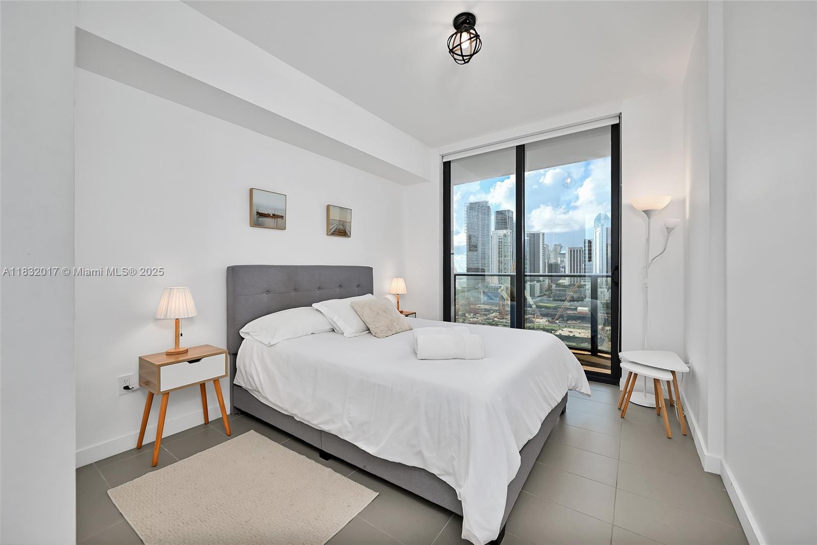 CANVAS CONDO - Residential