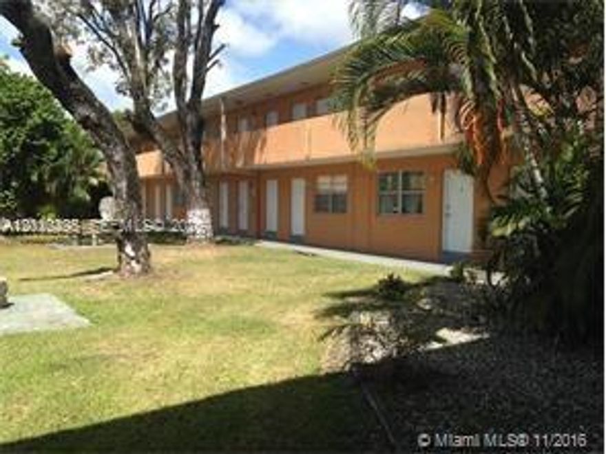 $175,000-1/1 apartment at Cutler Bay convenience location to everywhere bank, restaurant, bank close to US1 major road, Turnpike, shopping center, school. Call listing agent for showing