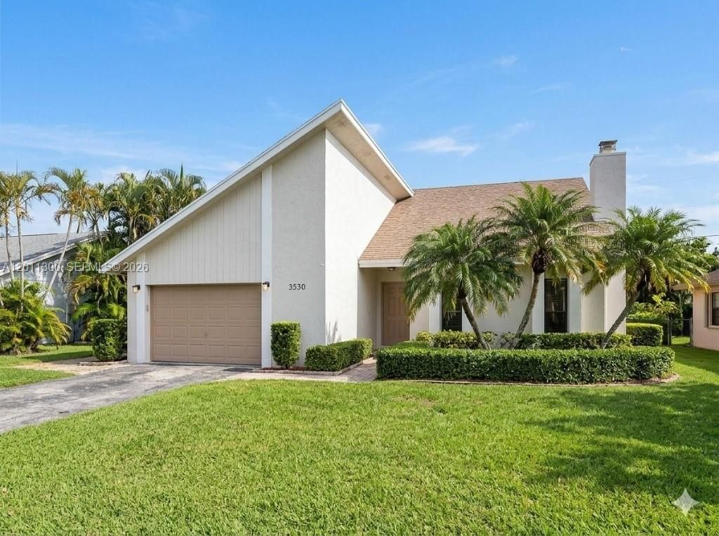 Photo of 3530 Boulevard Chatelaine #3530, Delray Beach, FL 33445 (MLS # A12011300)