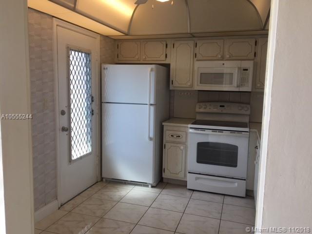 MEADOWBROOK TOWERS I COND - Residential Lease