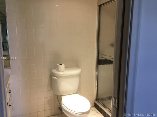 MEADOWBROOK TOWERS I COND - Residential Lease