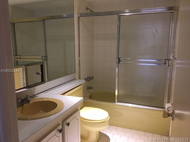MEADOWBROOK TOWERS I COND - Residential Lease