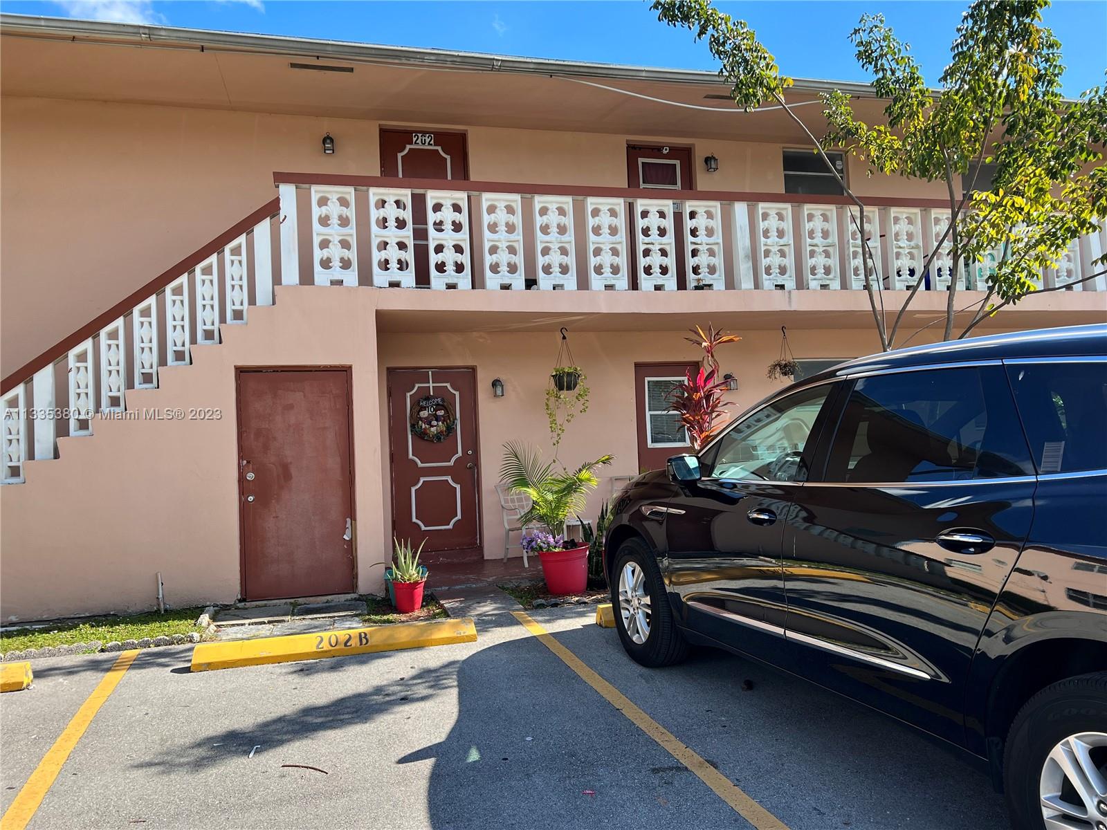 ELMVALE CONDO - Residential