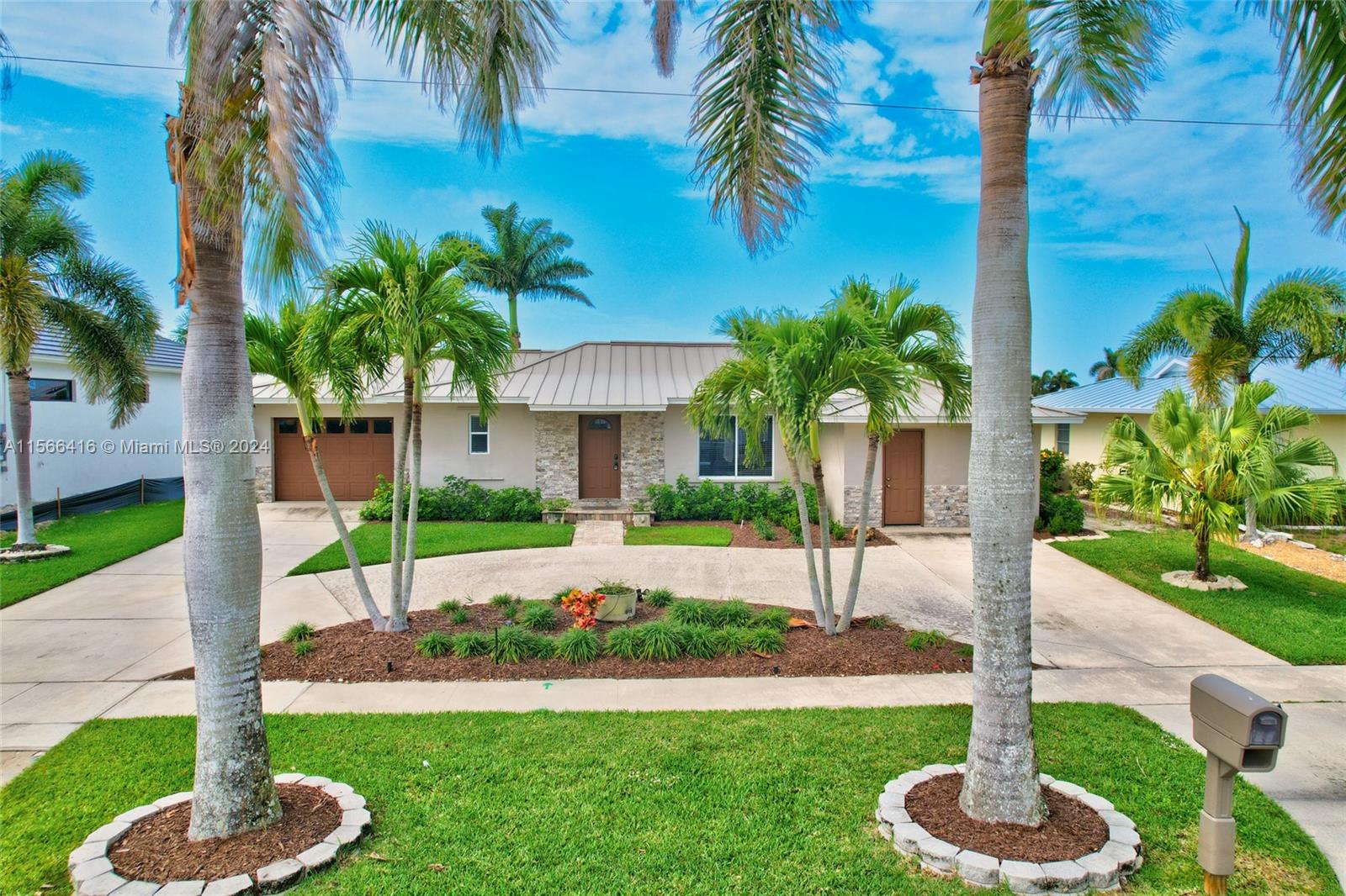 Property for Sale at 820 Willow Ct Ct, Marco Island, Collier County, Florida - Bedrooms: 3 
Bathrooms: 3  - $1,325,000