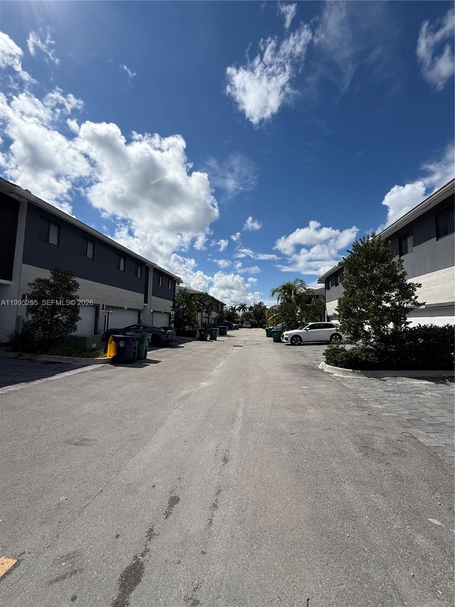 CANAL GROVES - Residential Lease