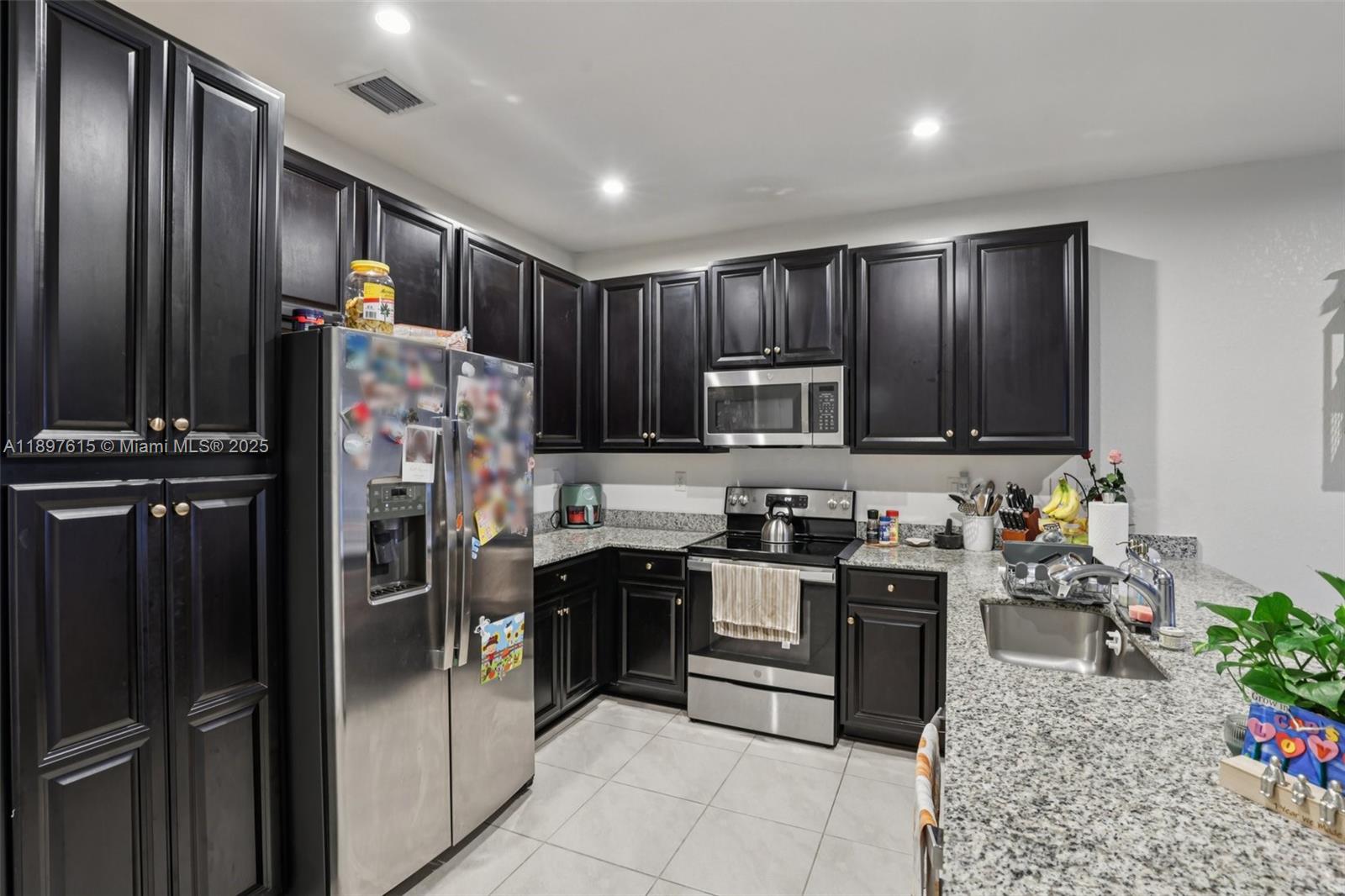 MC RESIDENTIAL - Residential