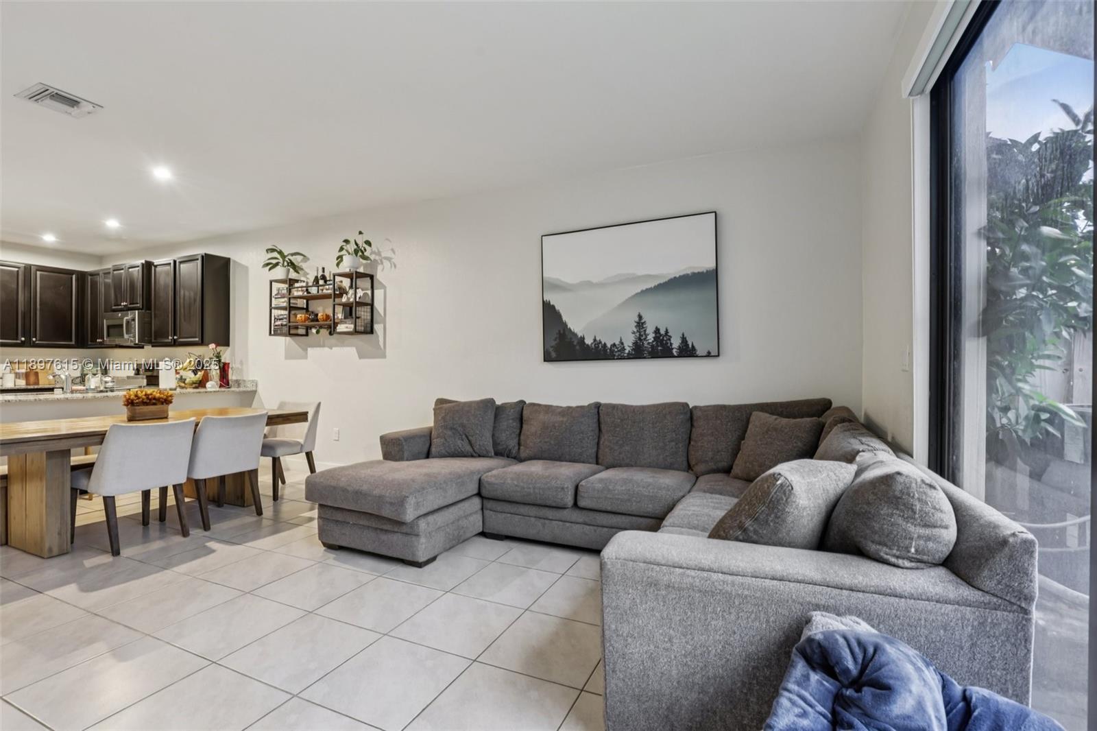 MC RESIDENTIAL - Residential