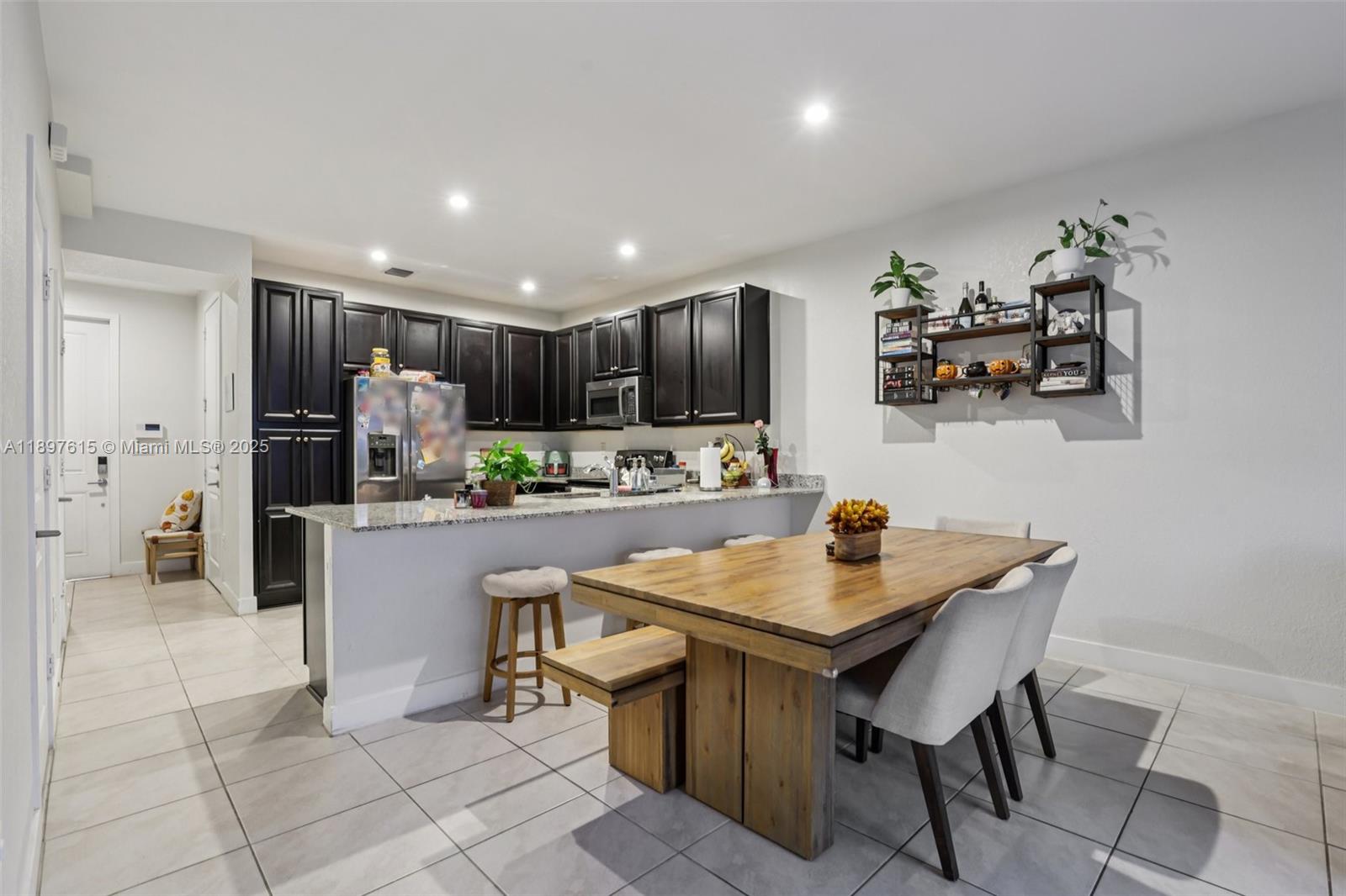 MC RESIDENTIAL - Residential