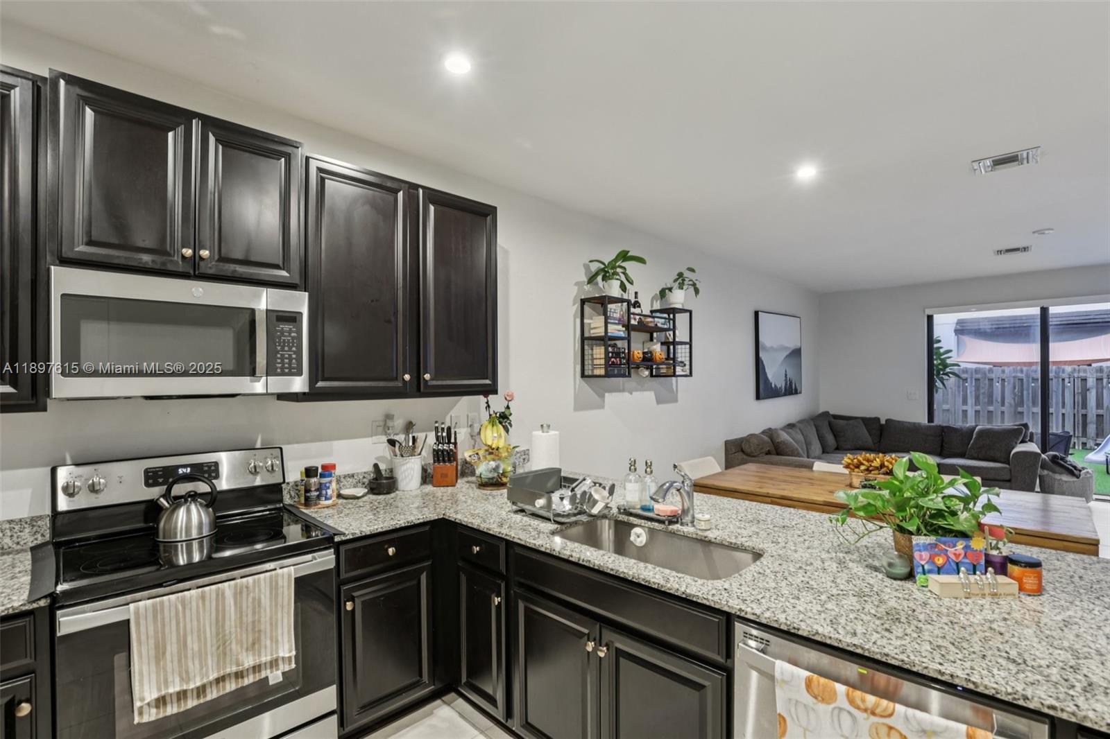 MC RESIDENTIAL - Residential