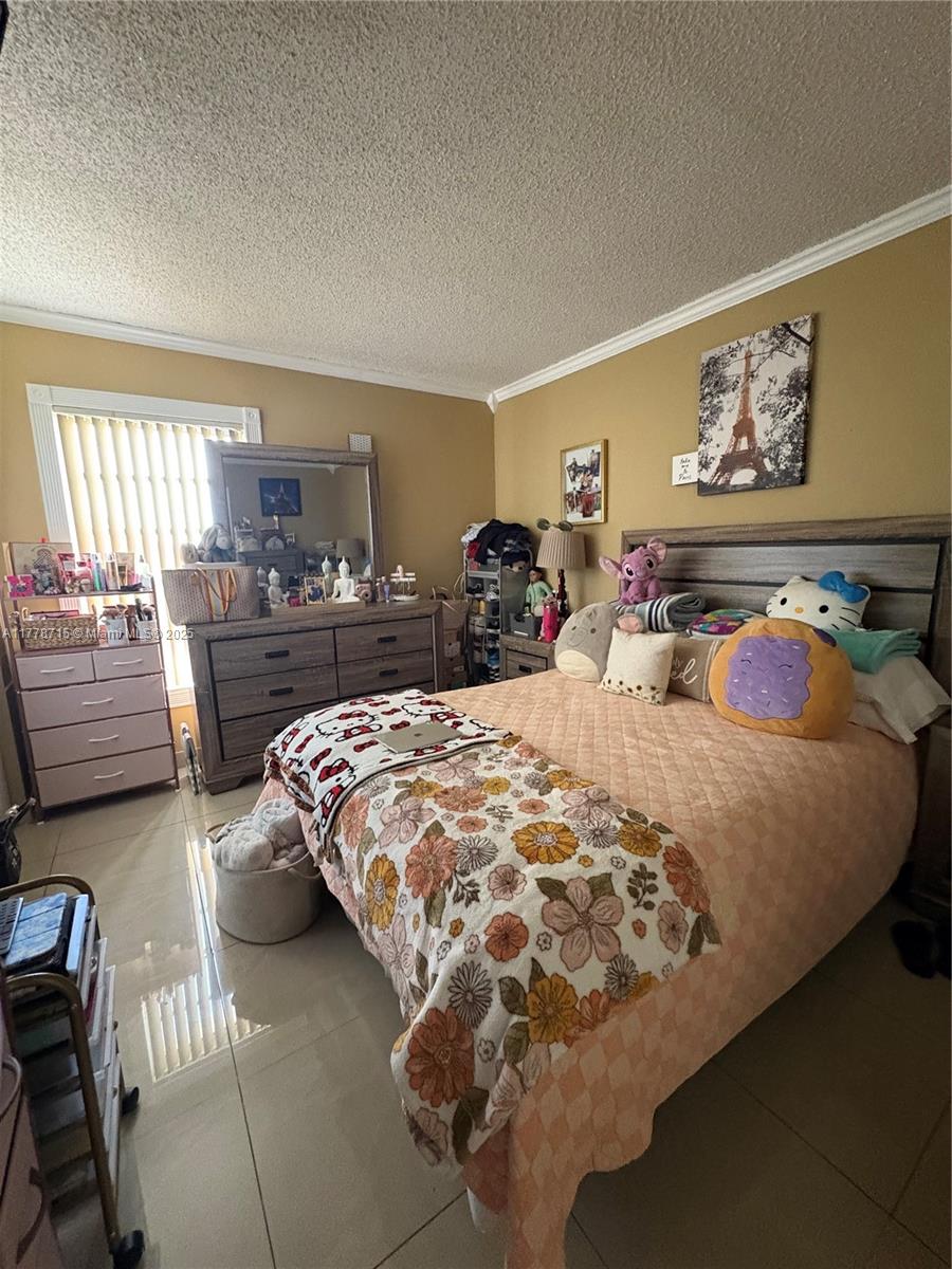 EL PARAISO CONDO - Residential