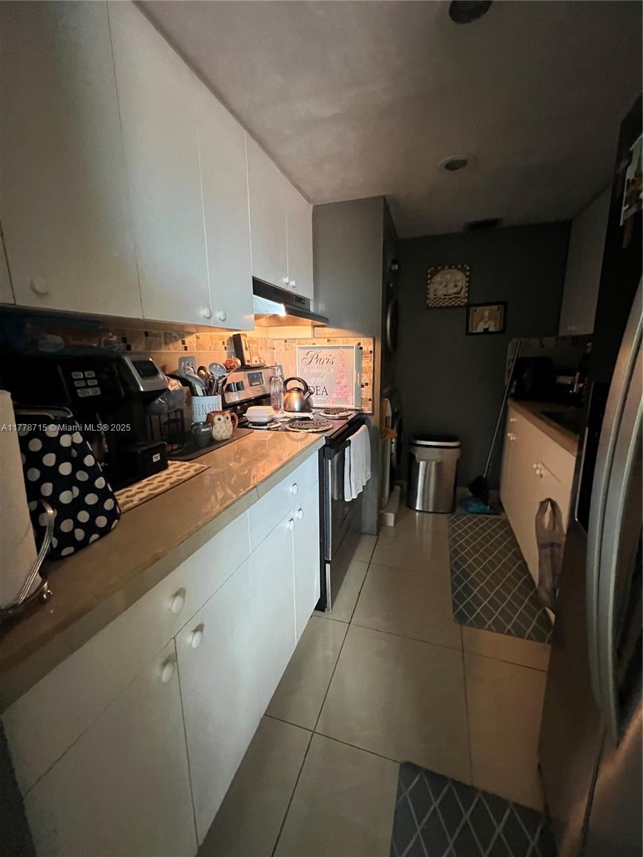 EL PARAISO CONDO - Residential
