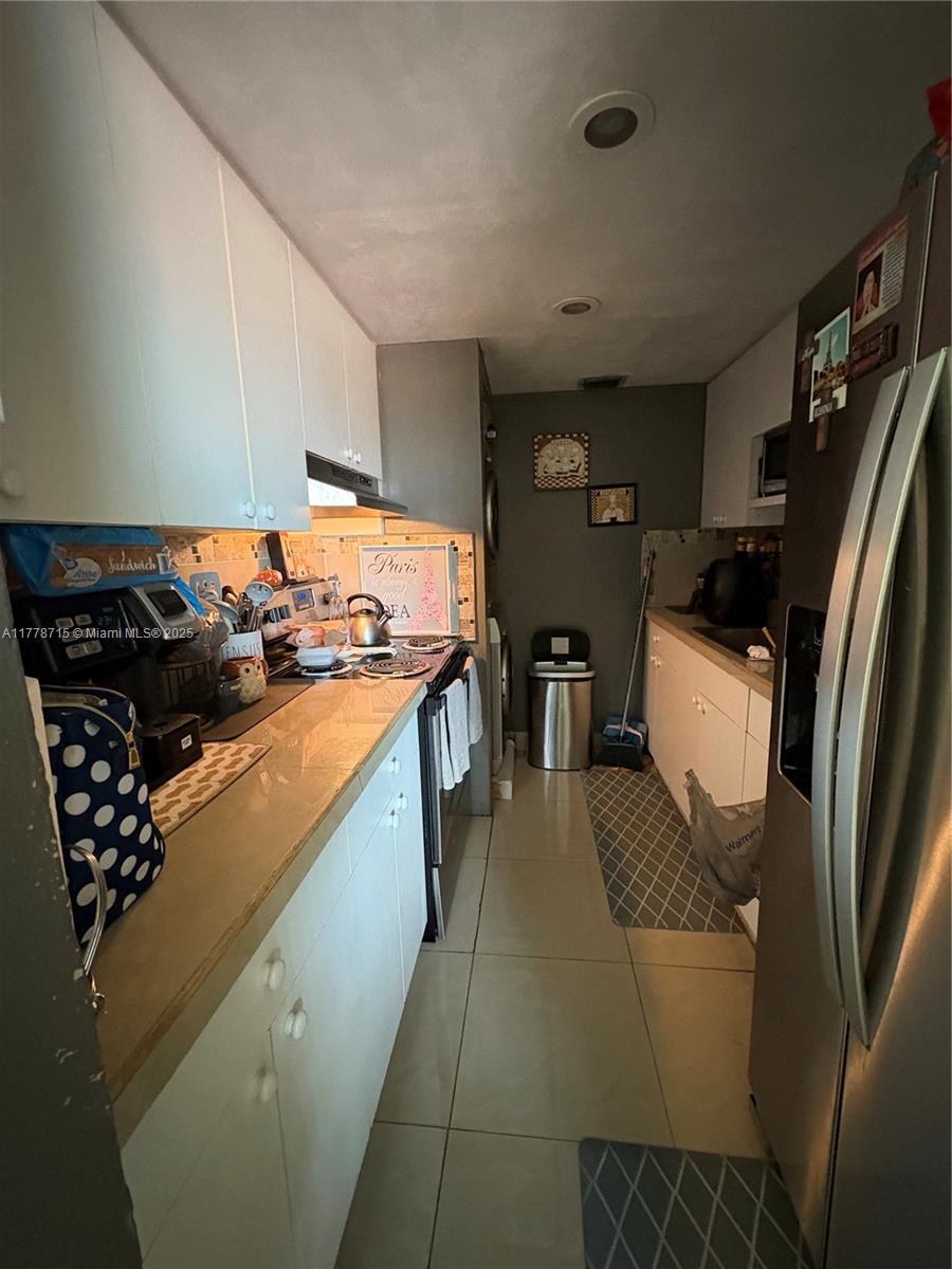 EL PARAISO CONDO - Residential