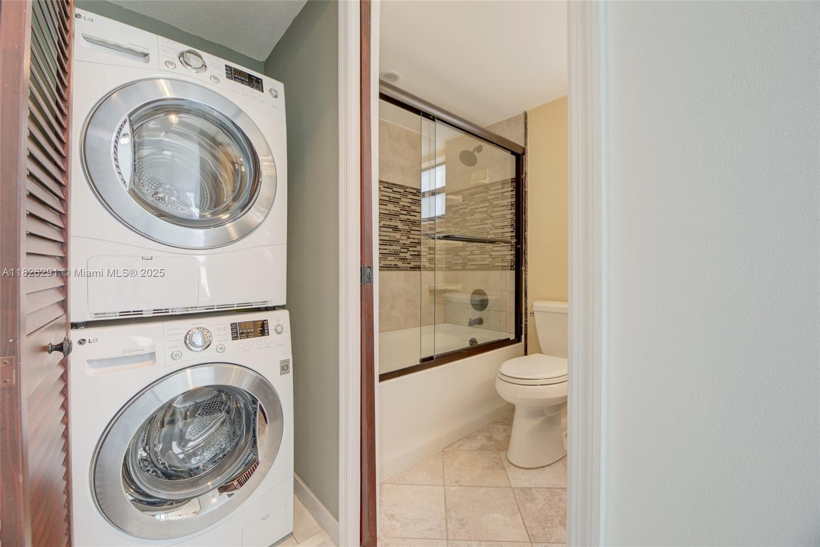 1621 Collins Ave 708, Miami Beach, FL, 33139/$415,000 3 1621 Collins Ave 708