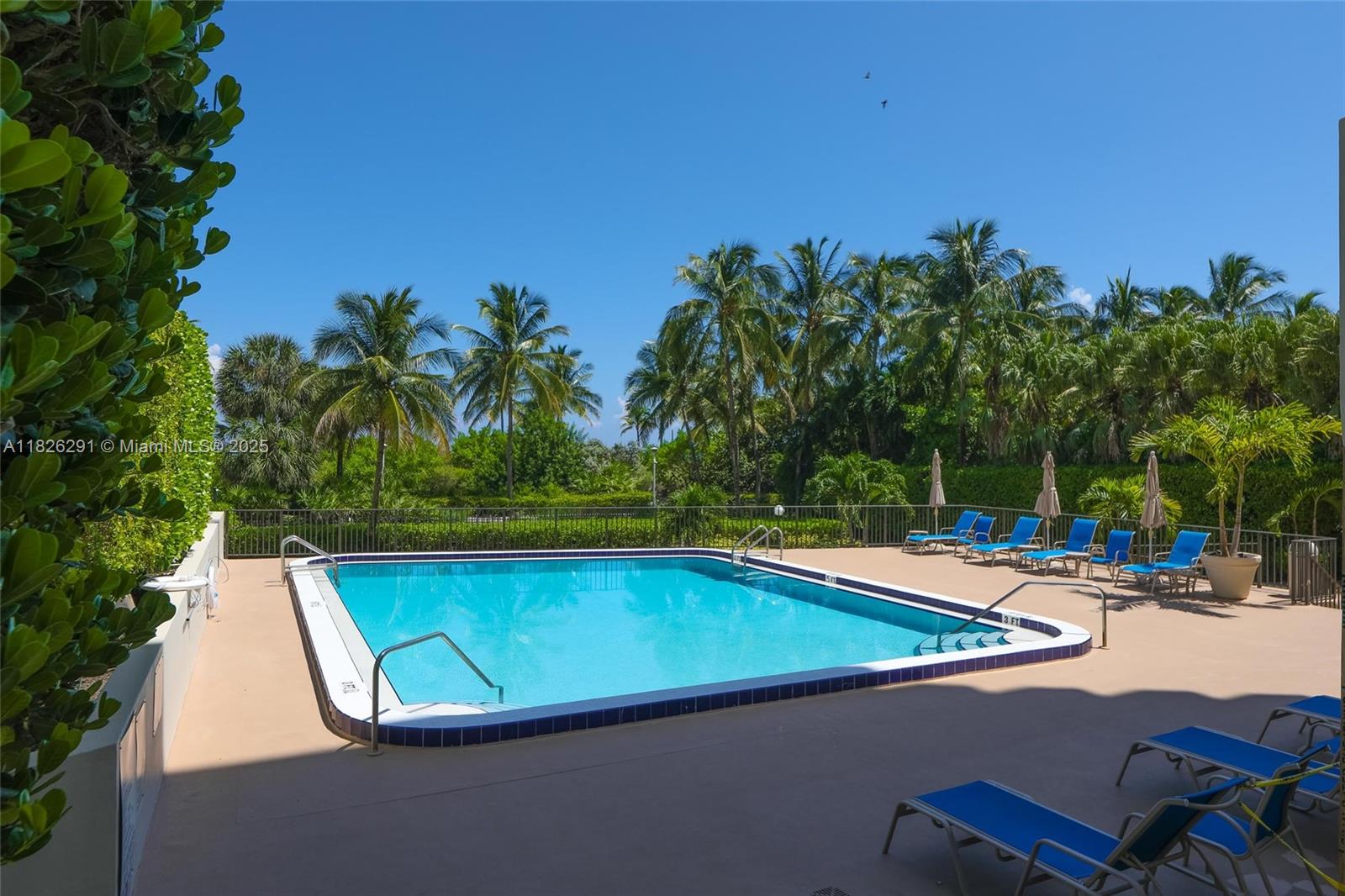 1621 Collins Ave 708, Miami Beach, FL, 33139/$415,000 4 1621 Collins Ave 708