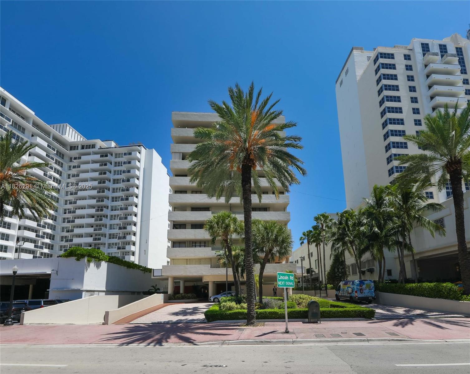 1621 Collins Ave 708, Miami Beach, FL, 33139/$415,000 1 1621 Collins Ave 708