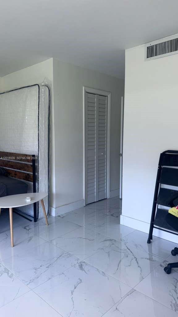 ROLLING GREEN CONDO A - Residential