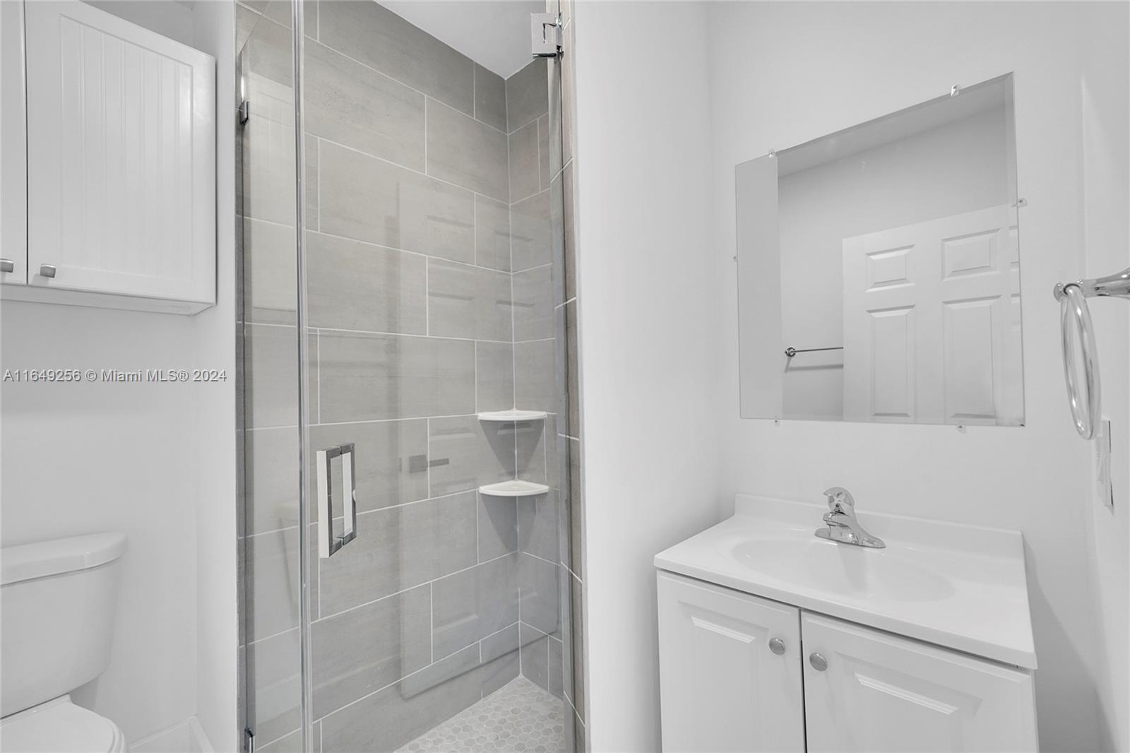 HOLLYWOOD LAKES SECTION - Residential