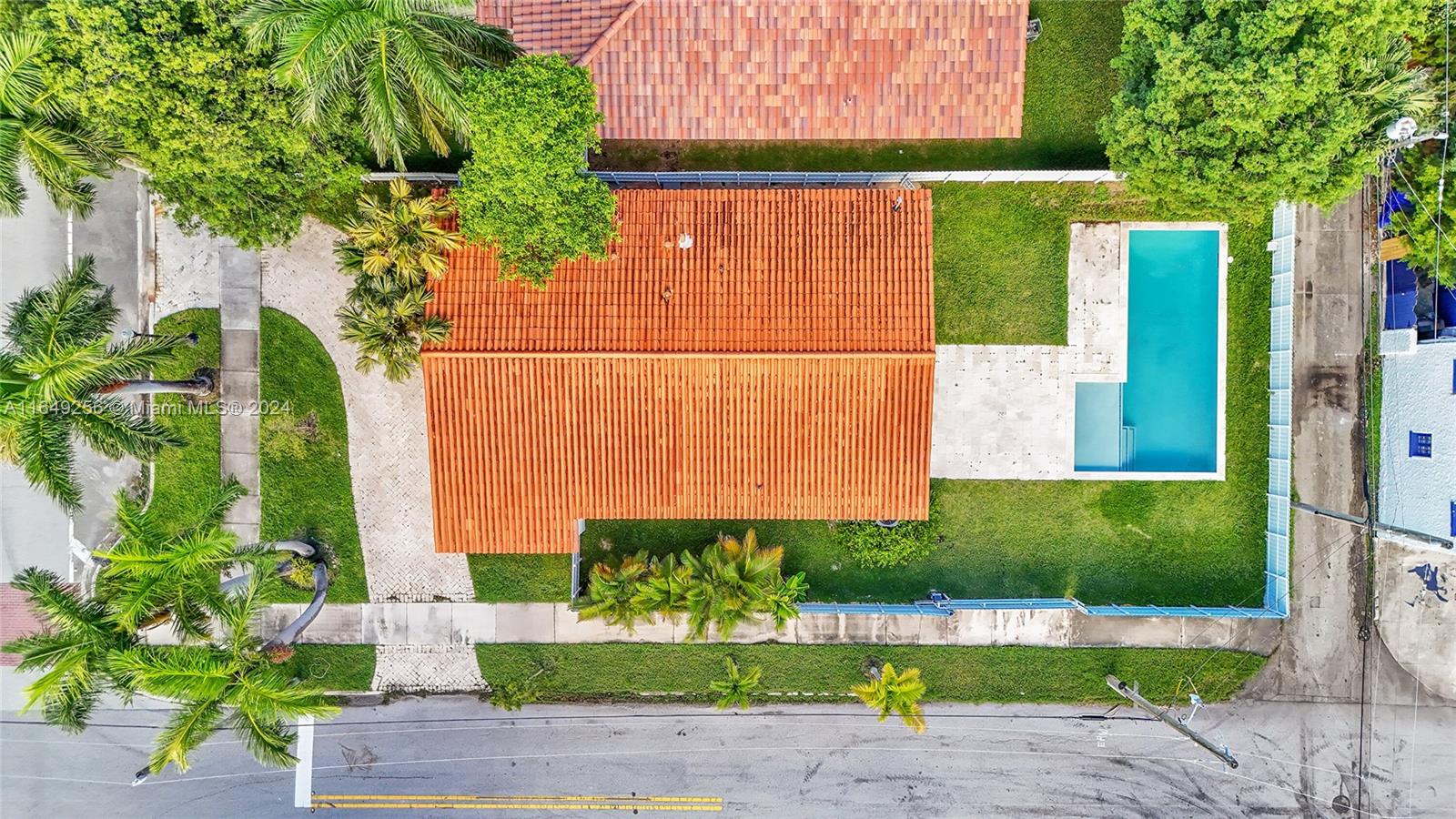 HOLLYWOOD LAKES SECTION - Residential