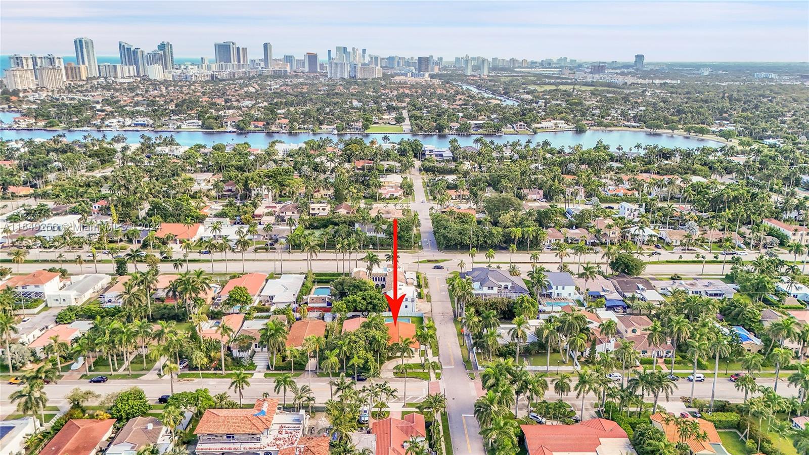 HOLLYWOOD LAKES SECTION - Residential