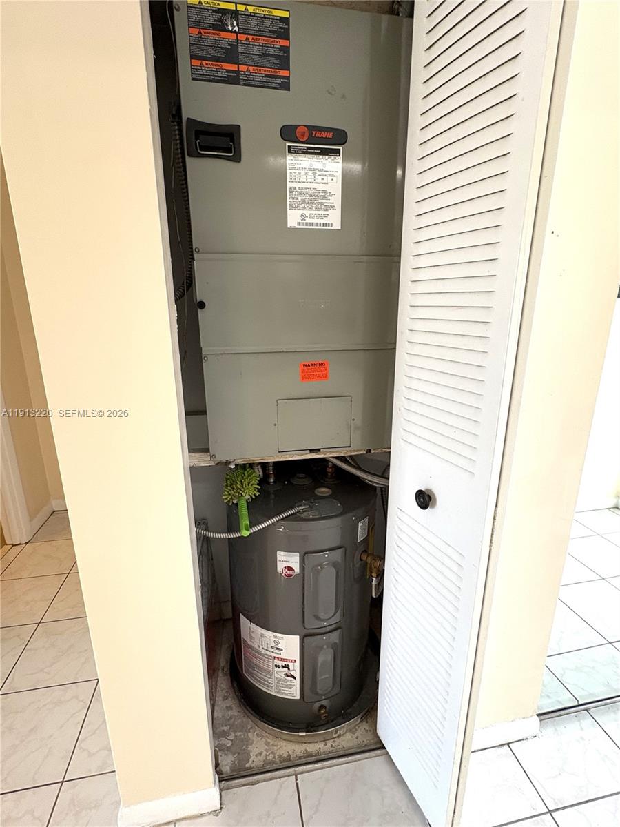 SUNRISE LAKES 82 CONDO - Residential