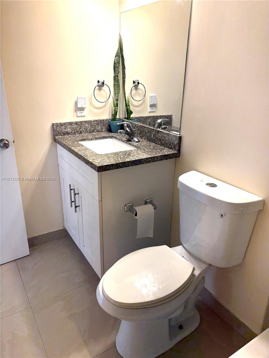 SUNRISE LAKES 82 CONDO - Residential