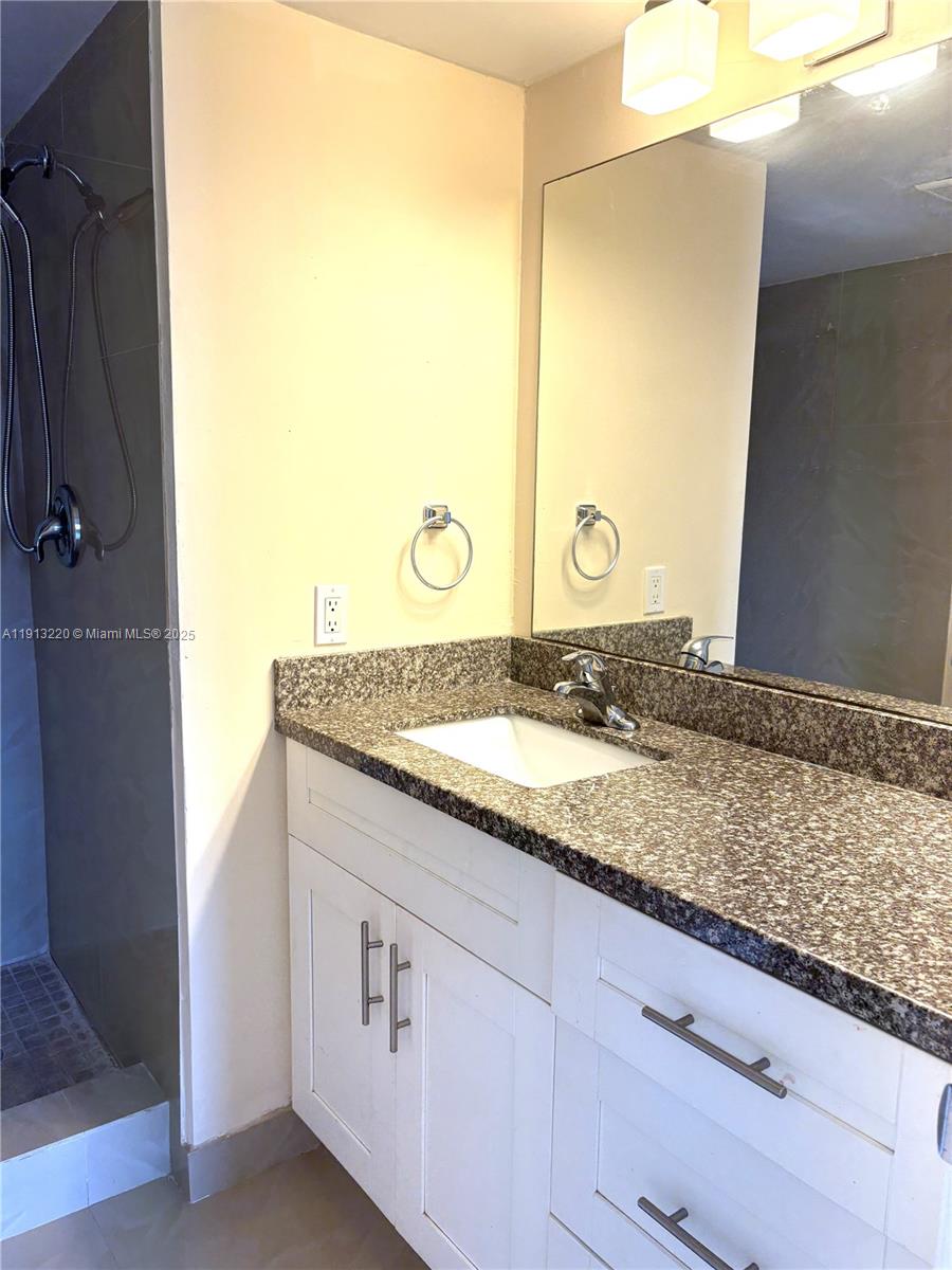 SUNRISE LAKES 82 CONDO - Residential