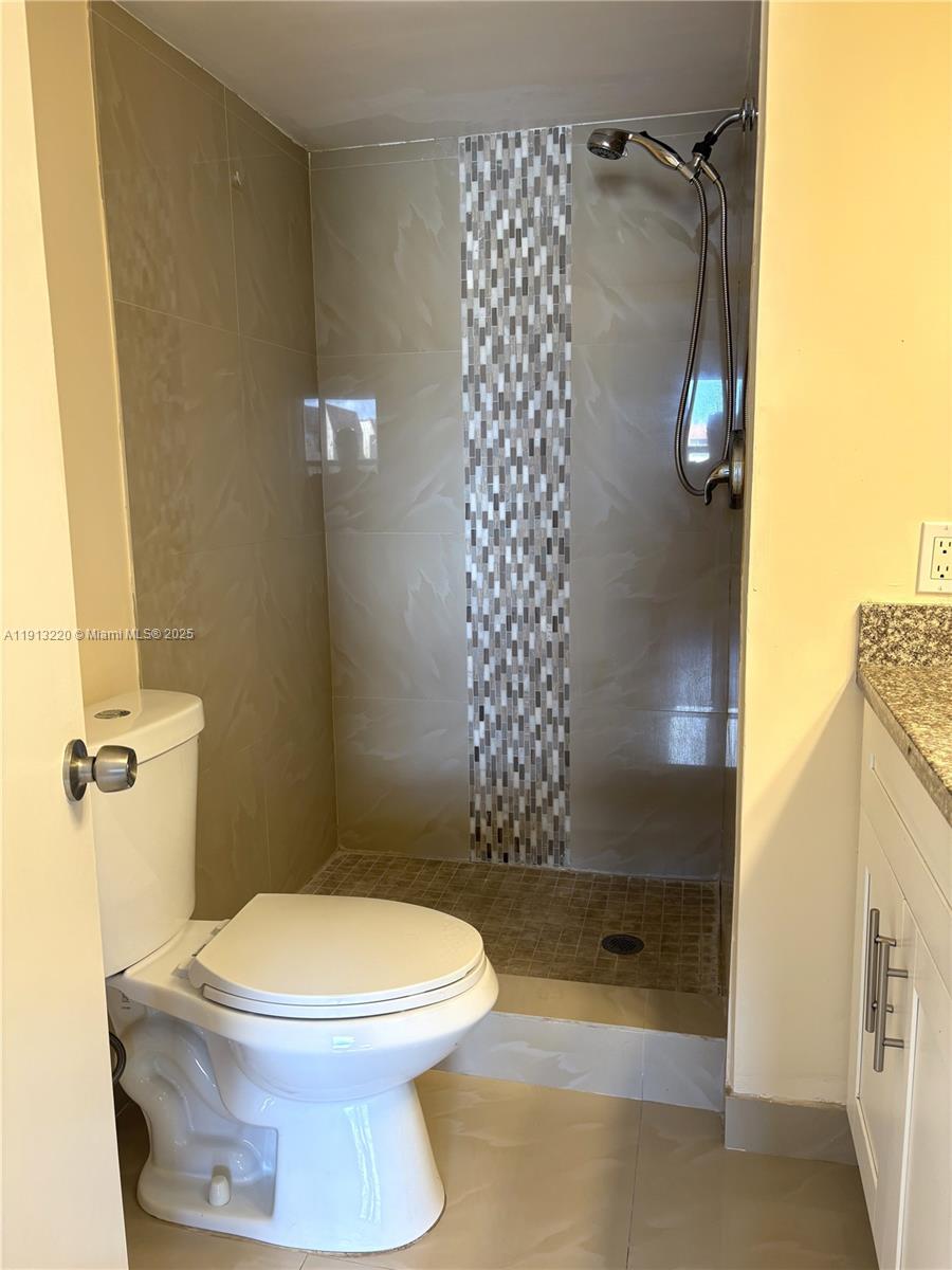 SUNRISE LAKES 82 CONDO - Residential