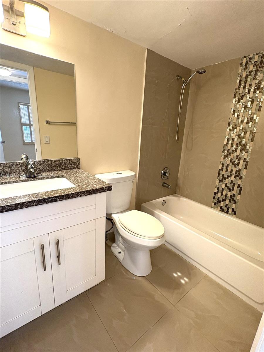 SUNRISE LAKES 82 CONDO - Residential