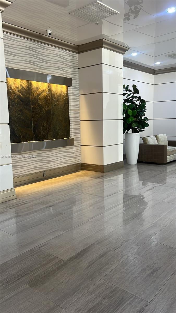 19390 Collins Ave 1619