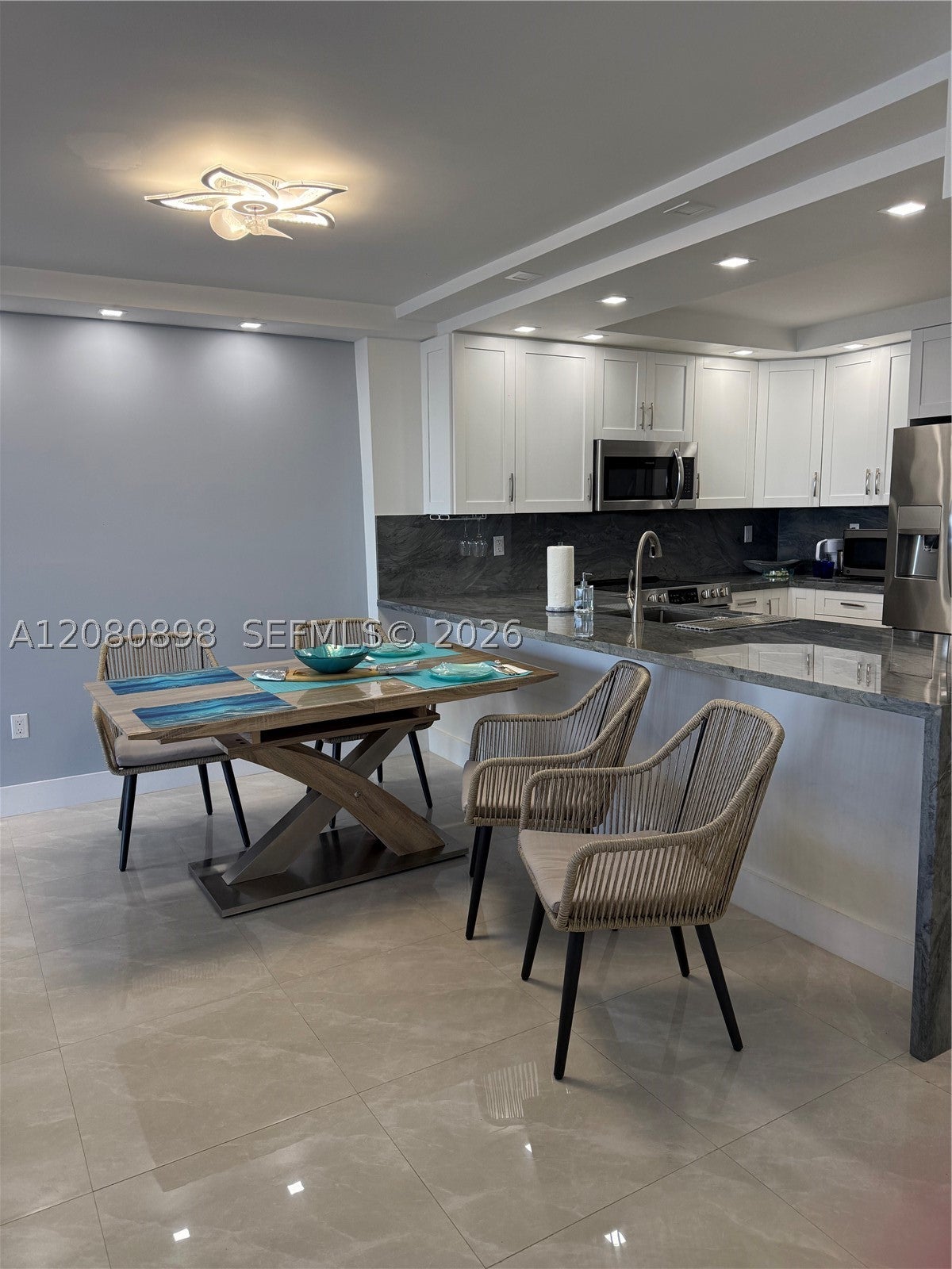 5701 Collins Ave 908