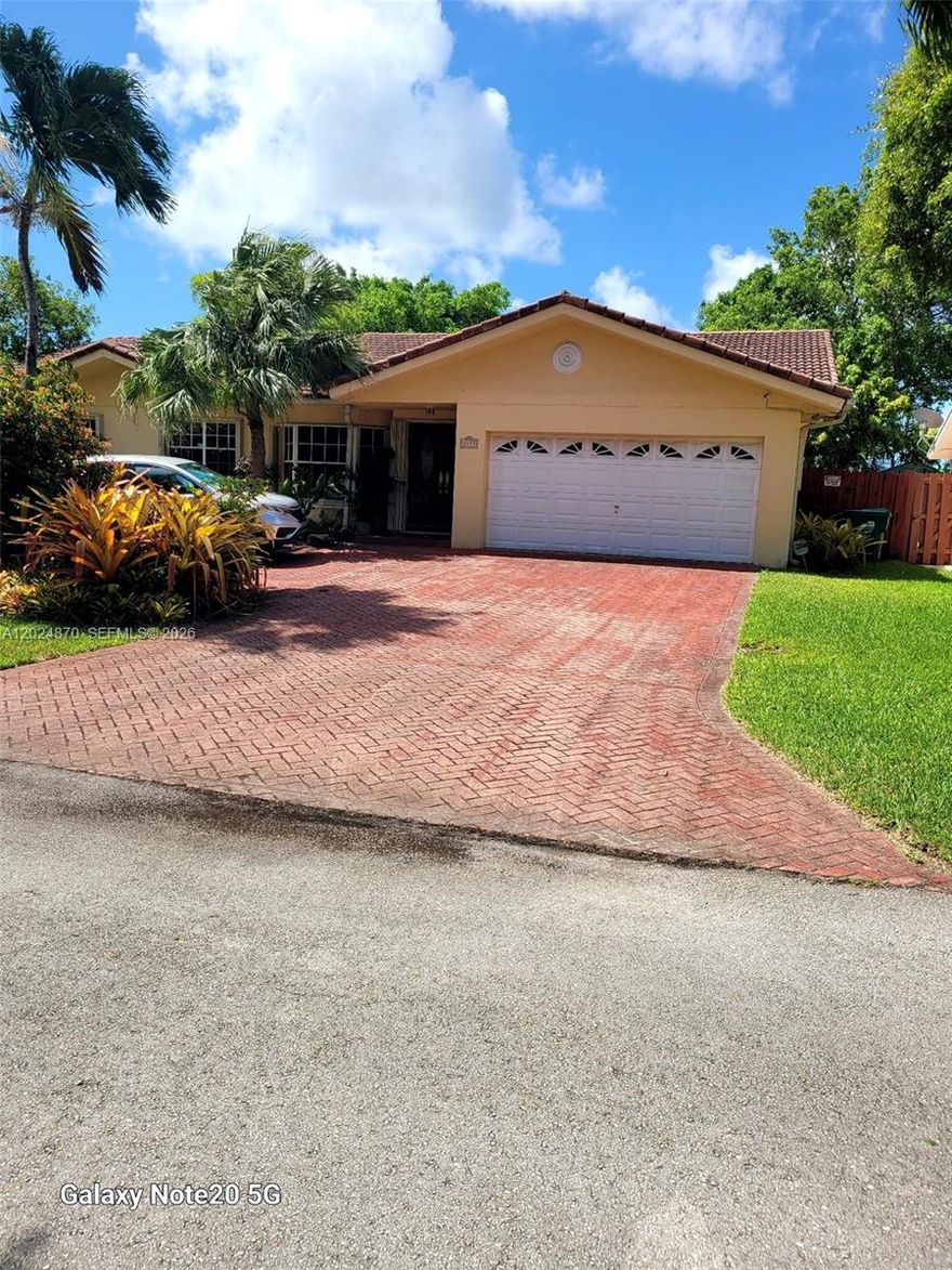24 hours showing notice,  upgrade garage to one bedroom