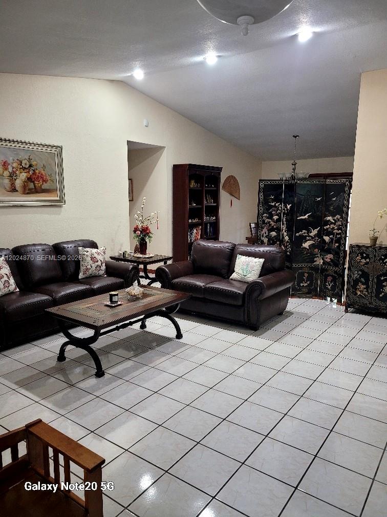 ROCKDALE GARDENS - Residential