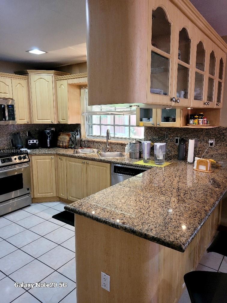 ROCKDALE GARDENS - Residential