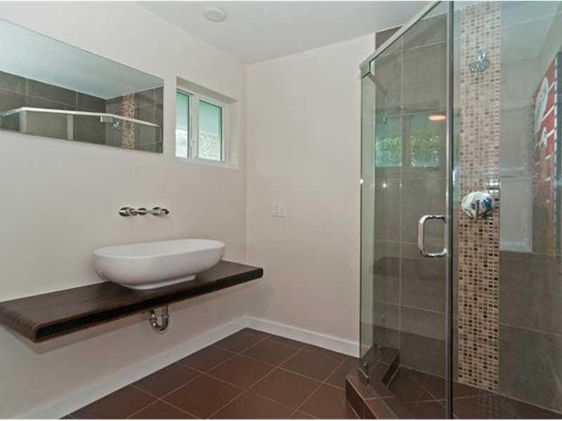 MIAMI SHORES BAY VIEW - Residential