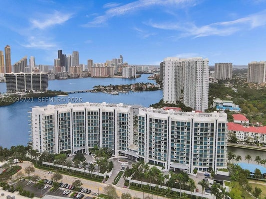 3300 NE 188TH ST APT 210, MIAMI, FL 33180 - Image 83173905a032f726b7316df544d736eb/3100772438