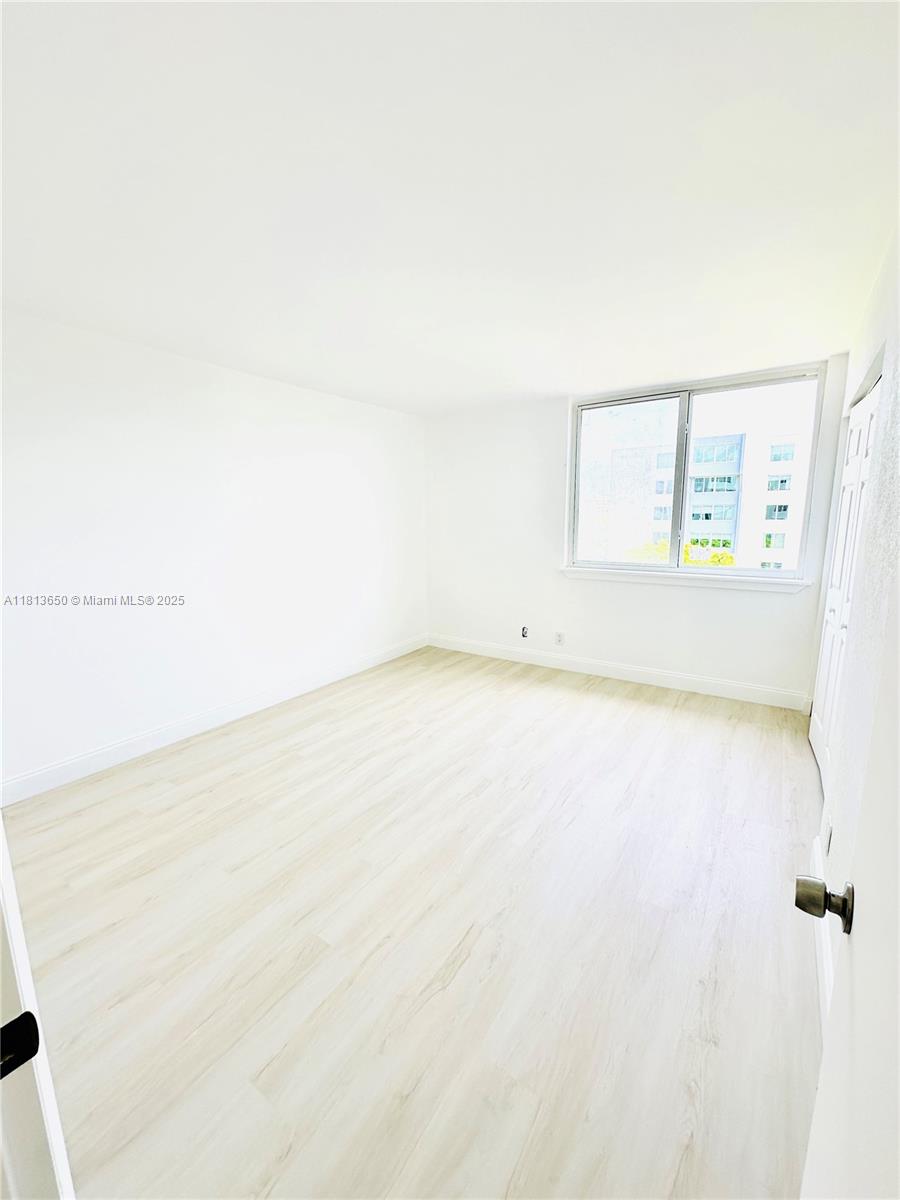 DADELAND PLACE CONDO - Residential