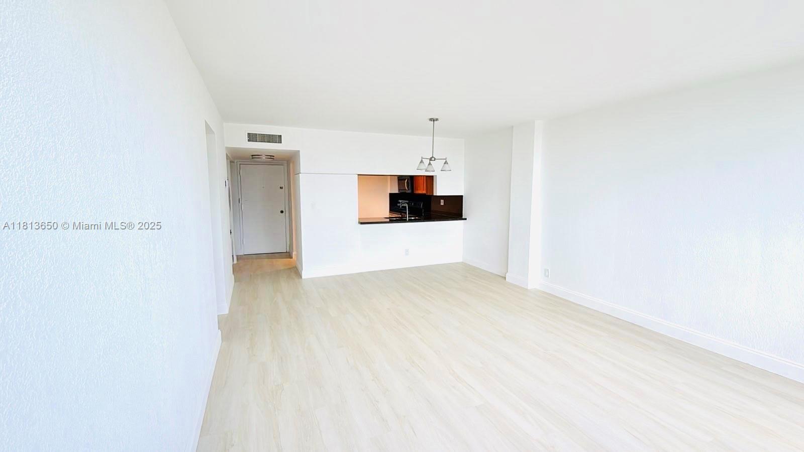 9001 Sw 77th Ave C608, Miami, Broward County, Florida - 3 Bedrooms  
2 Bathrooms - 