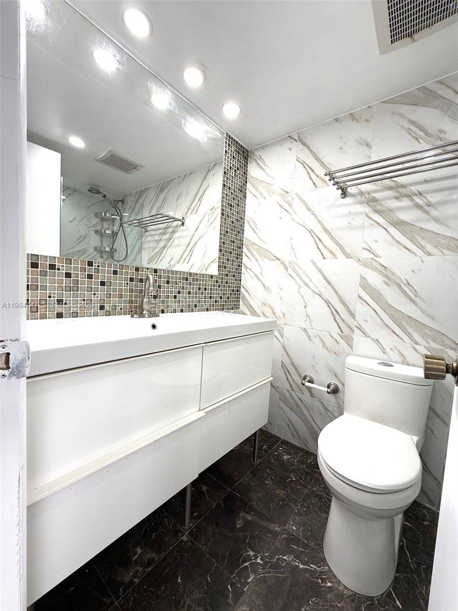 COLLINS VISTA CONDO - Residential