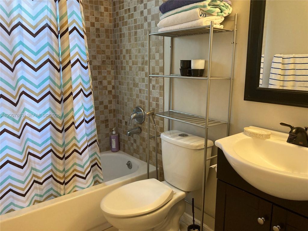 Photo of 5300 NE 6th Ave #H16, Oakland Park, FL 33334 (MLS # A12007863)